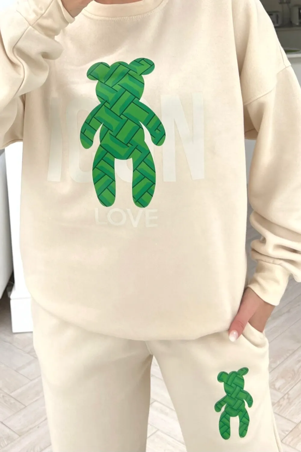 icon teddy ecru printed sweater loungewear set