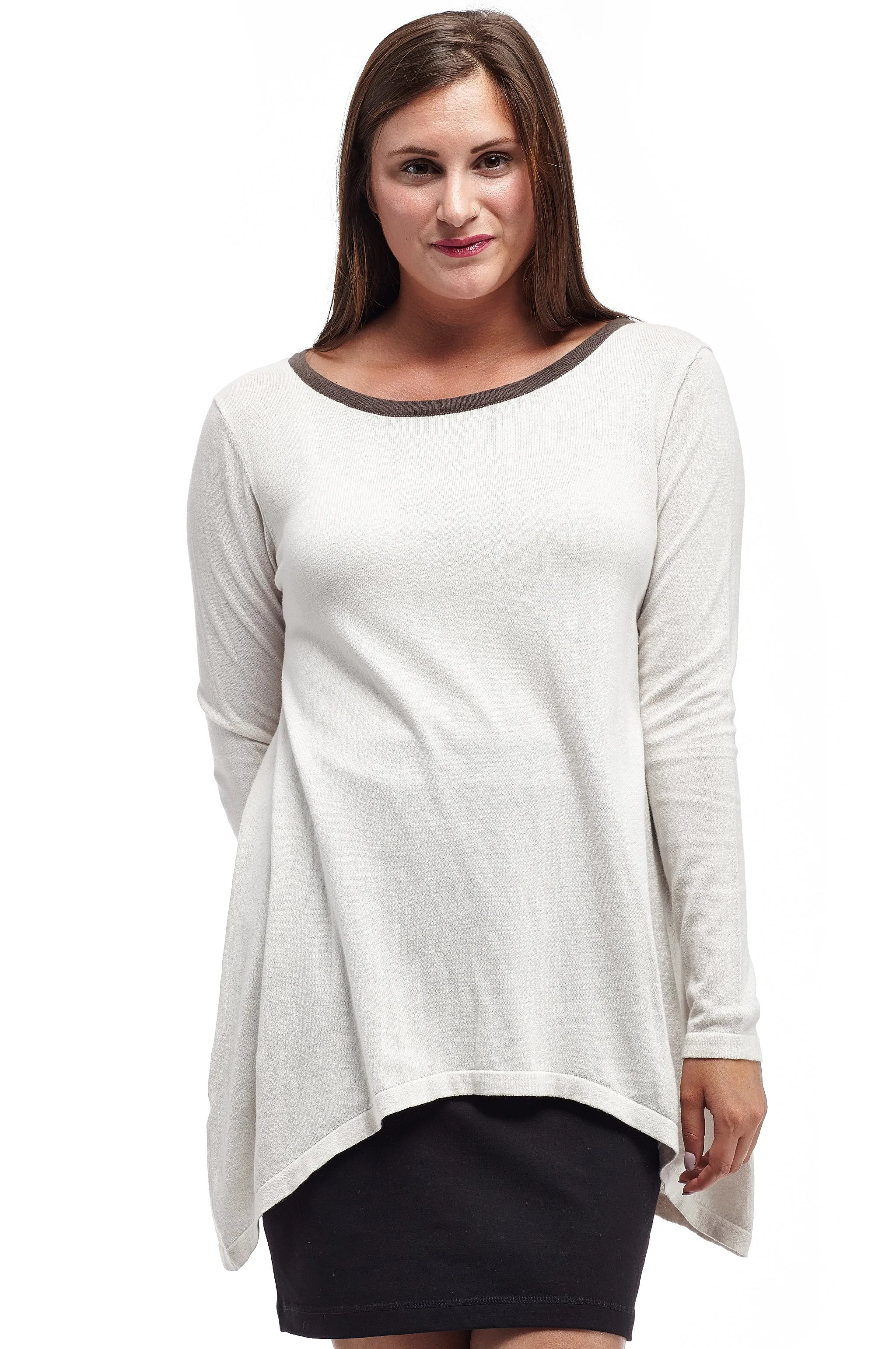 La Cera Rounded Neck Pullover Sweater Top