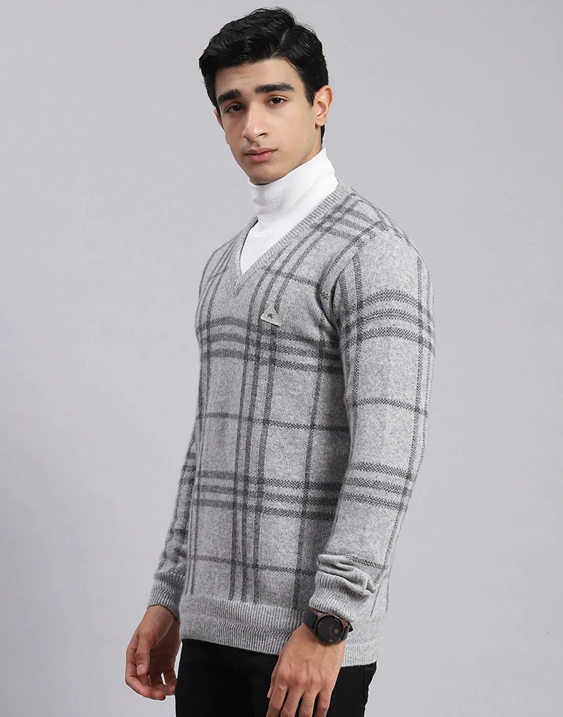 Men Grey Check V Neck Full Sleeve Sweaters/Pullovers