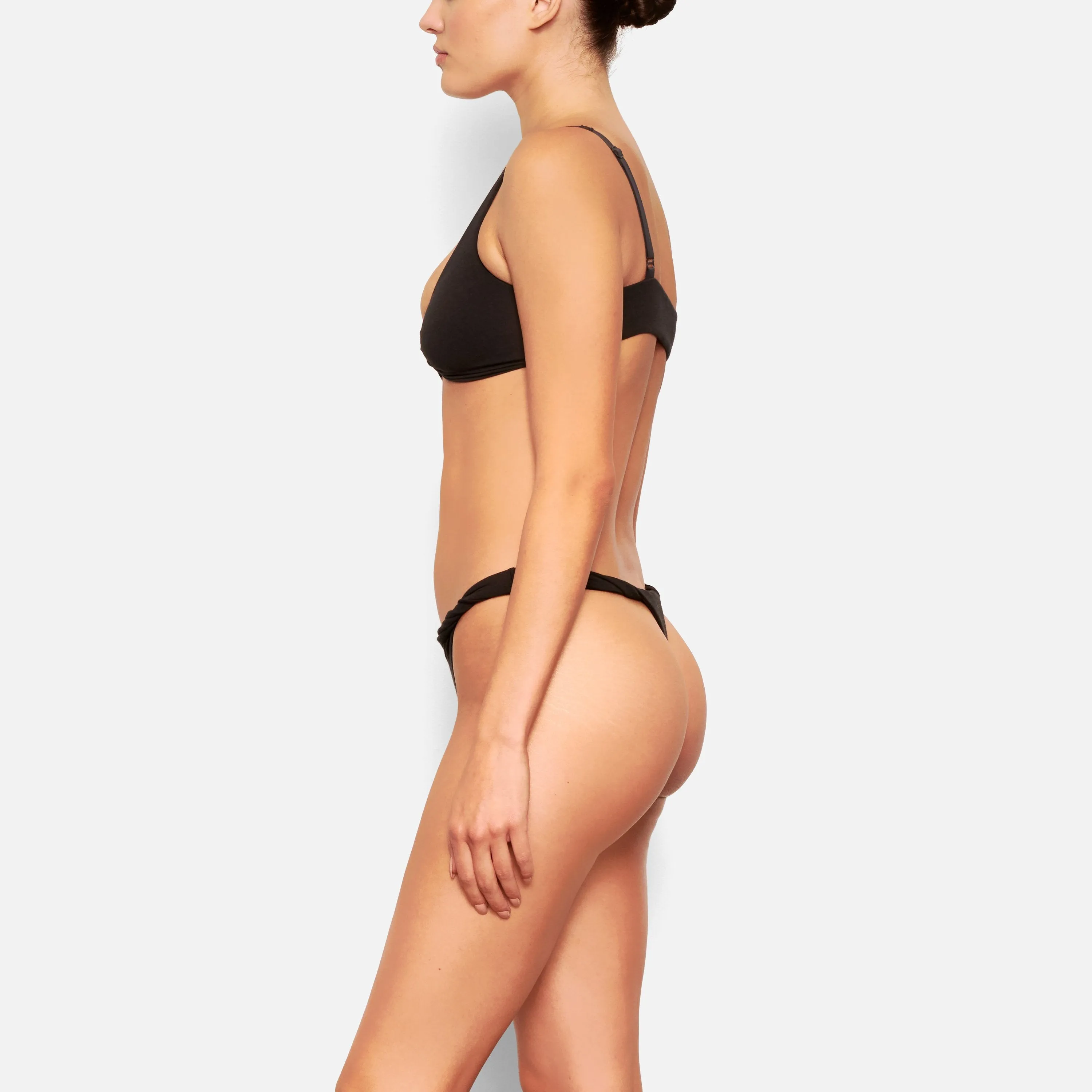 TWIST THONG | SOOT