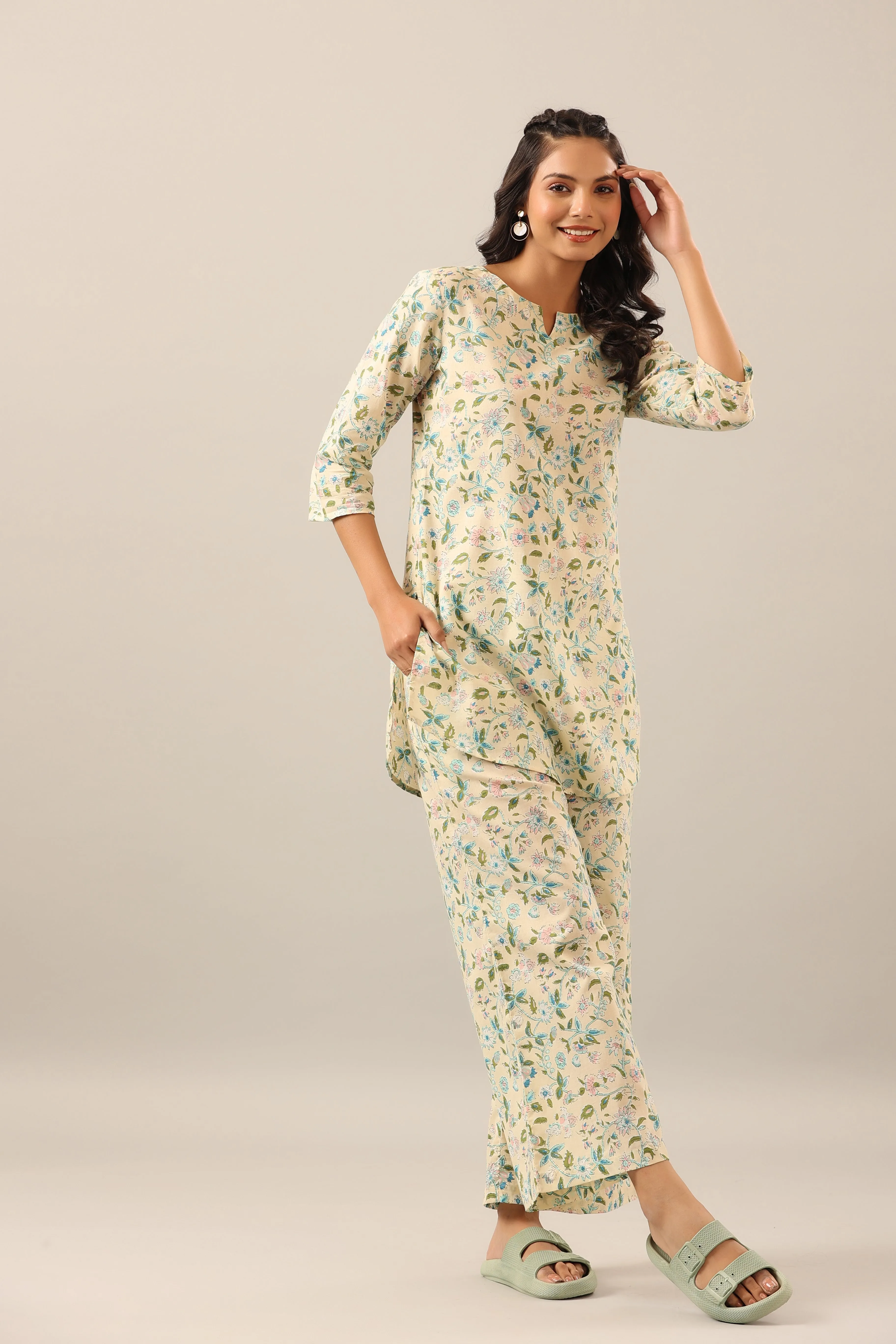 Winter Land On White Cotton Palazzo Loungewear Set