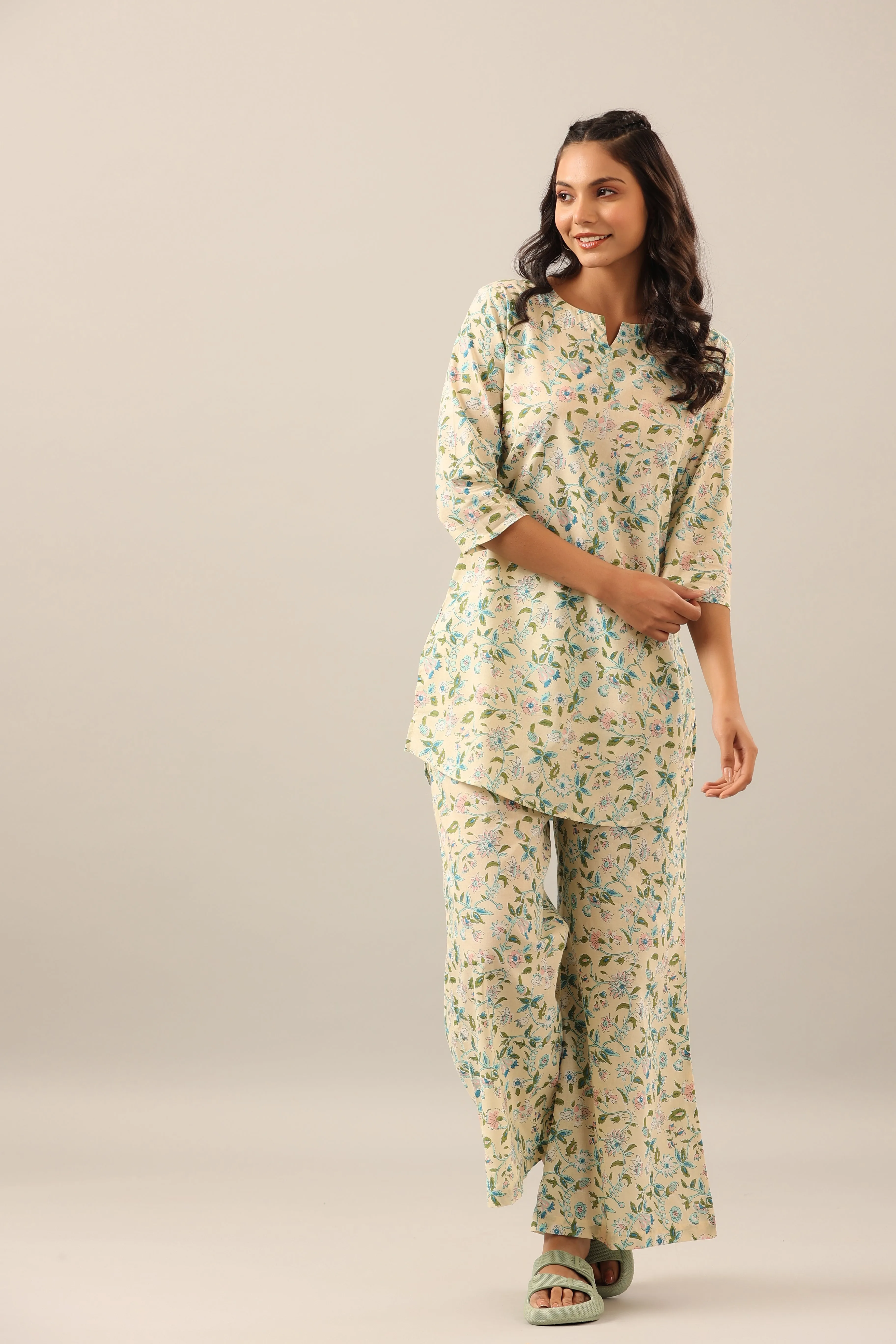 Winter Land On White Cotton Palazzo Loungewear Set